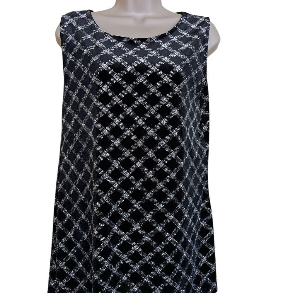 Black and White Geometric Sleeveless Dress